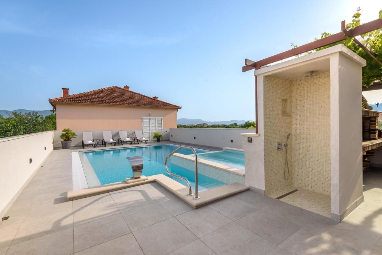 Neretva Valley Apartments - Heated Pool Metković Екстериор снимка